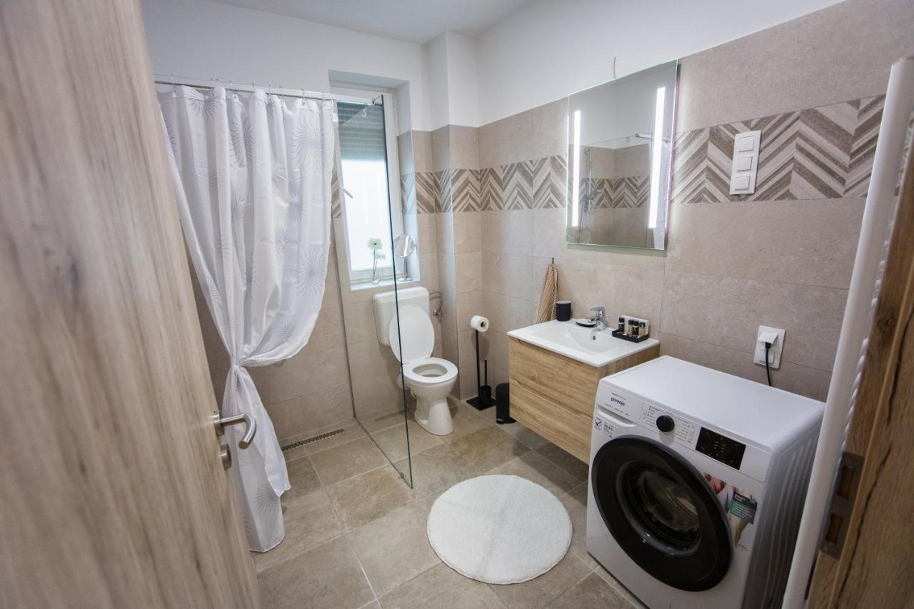 Forest Luxory Ii. Apartman Sarvar Exterior photo